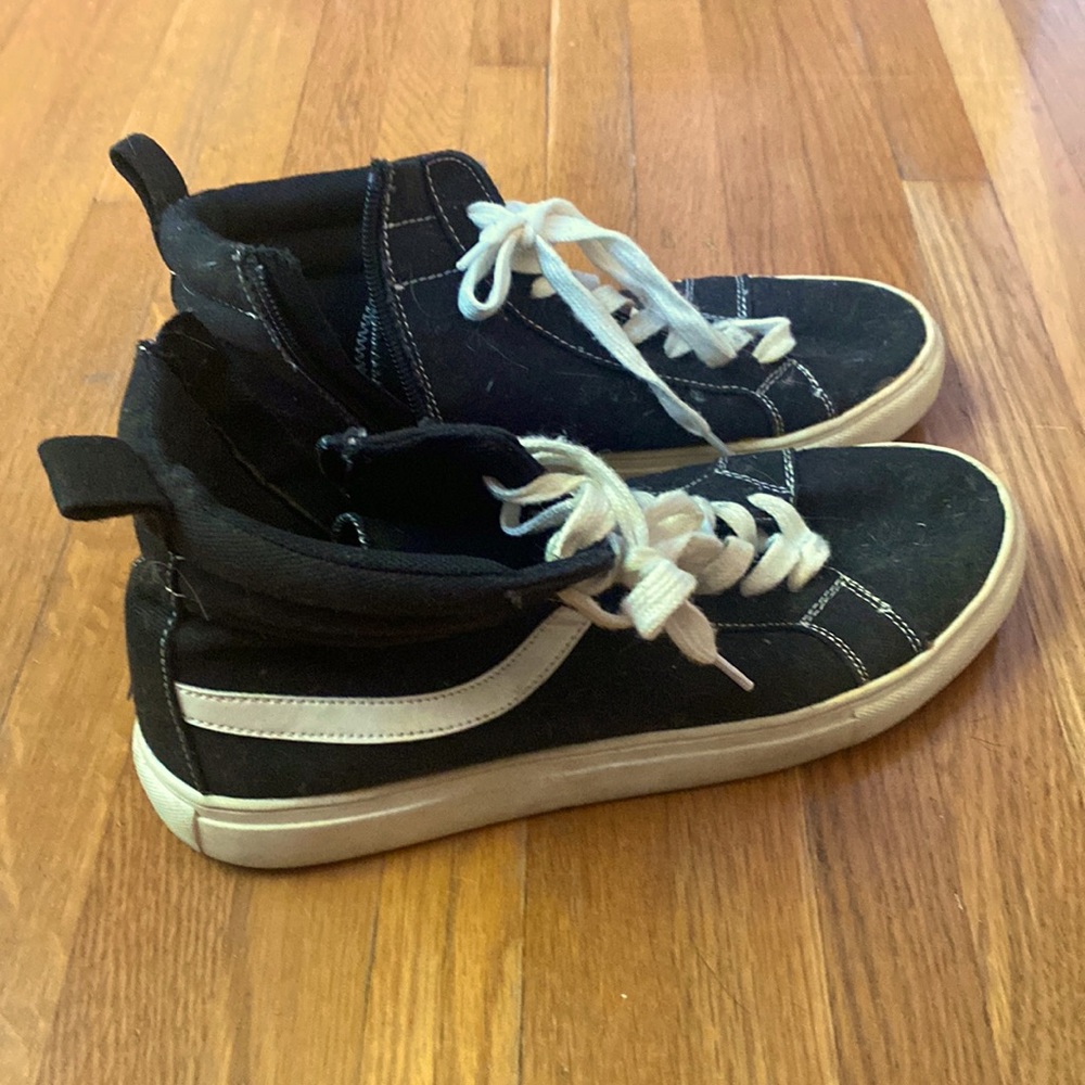 Vans-Style Mid-Top Zipper Skater Sneakers!